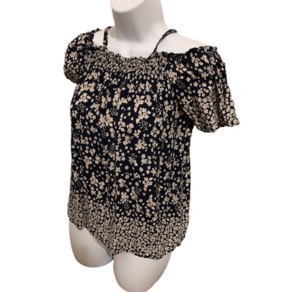 Old Navy top‎